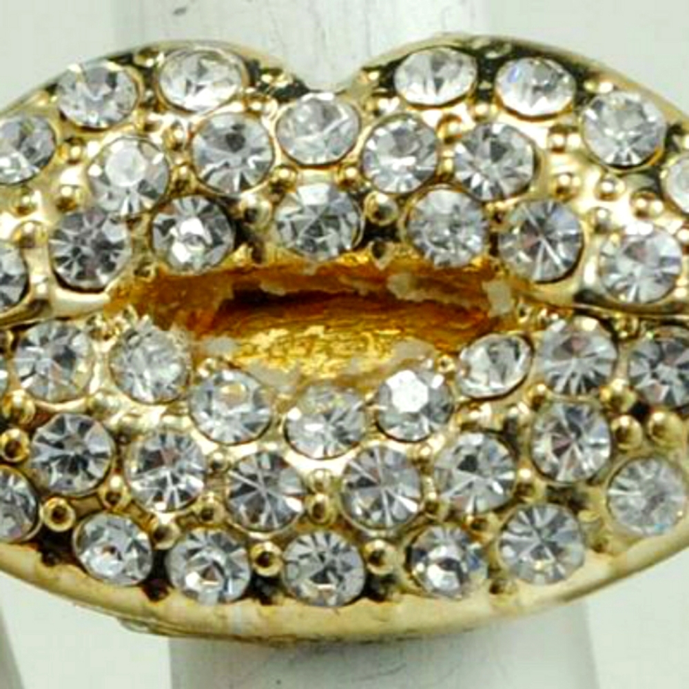 KISS LIPS Diamond Gold Ring